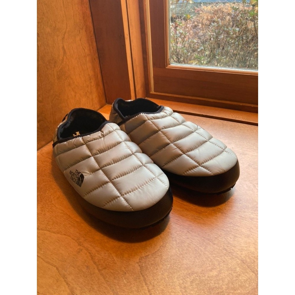The North Face Thermoball Traction Mule V Silver Black Slippers NF0A3UZN Men 14